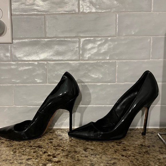 Manolo Blahnik / tuccio Black Patent Leather Pumps 38.5 - Picture 6 of 8